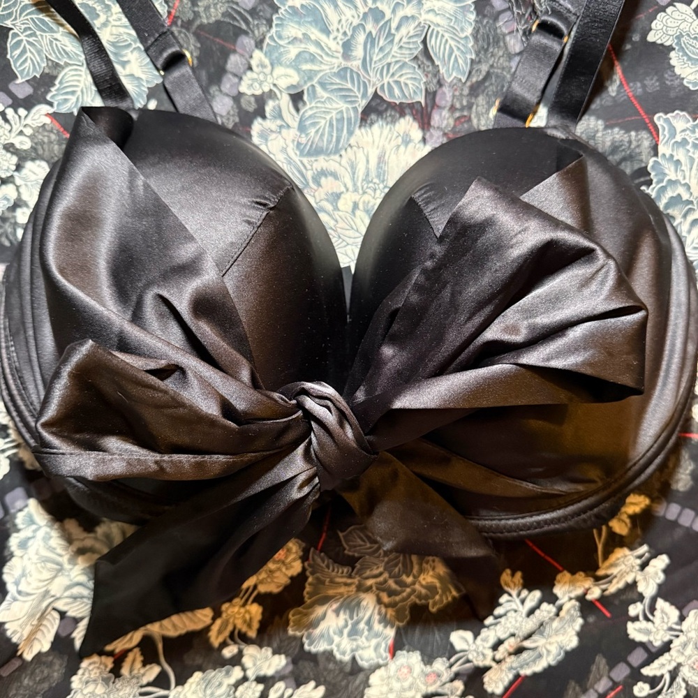 Pour Moi Contradiction “All Wrapped Up” Front-Close Black Bra 34FF